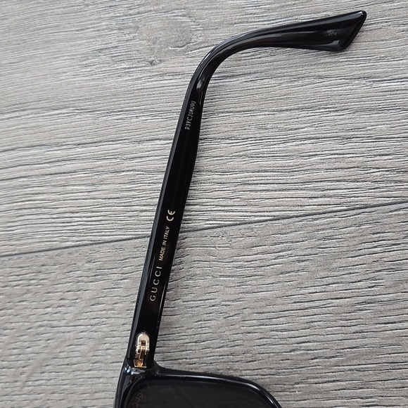 Gucci Black Sunglasses with Case - Picture 5 of 8